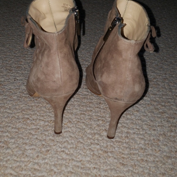 Shoes - Picture 3 of 3